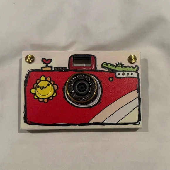 Paper Shoot Red Hand Drawn Camera - Picture 2 of 3
